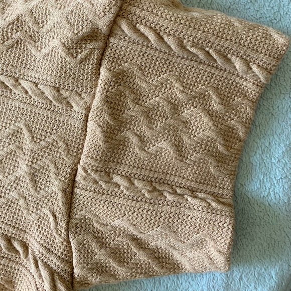 Rolled neck lantern sleeve cable knit tee - Picture 6 of 13